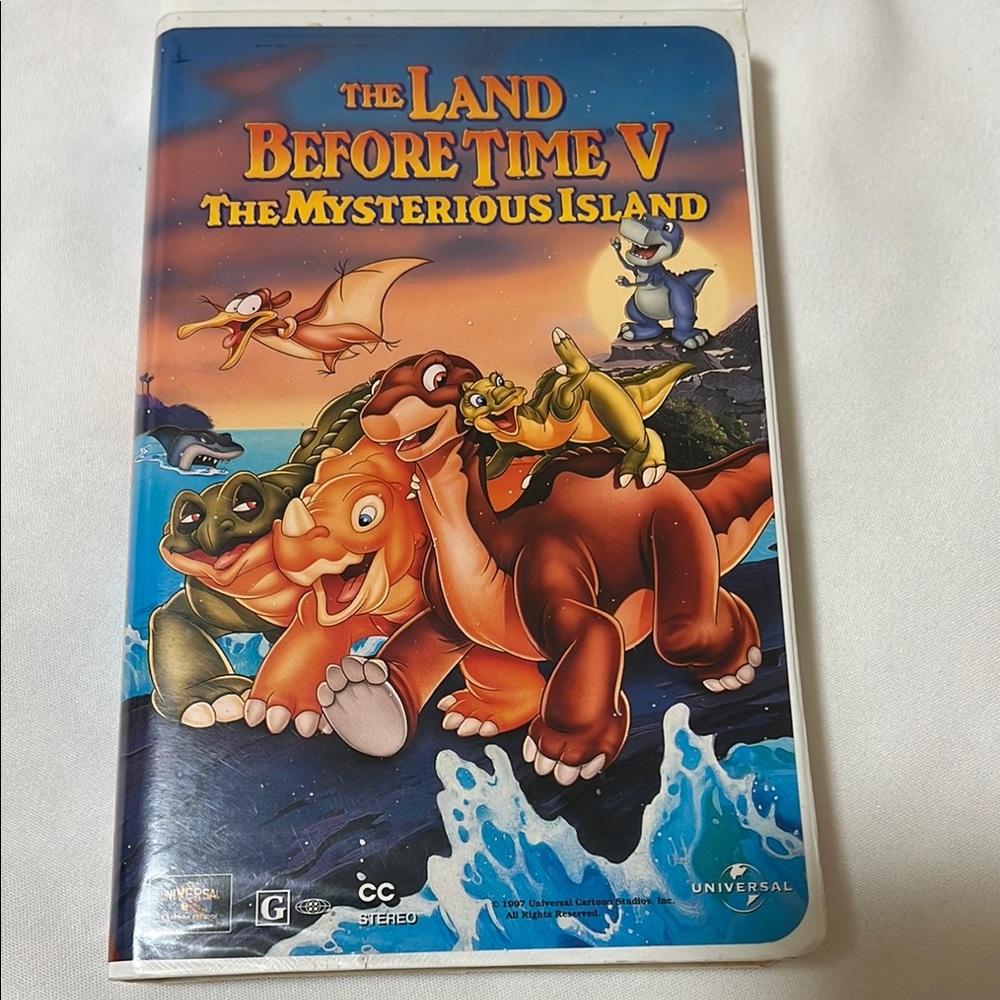 The Land Before Time V:  The Mysterious Island VHS Movie